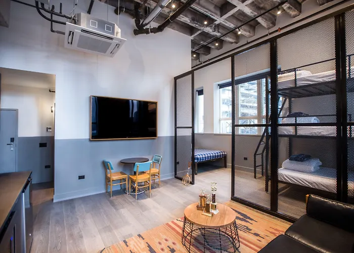 Hotel The Collection River North 3*