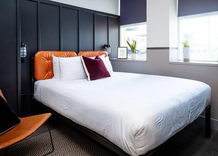 Hotel The Collection River North 3*